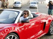 Roberto Carlos chegou acelerando um carro poderosíssimo