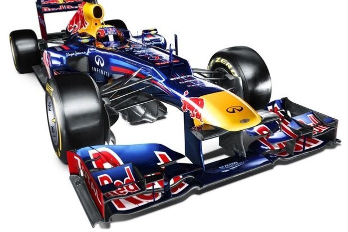 Red Bull repete "feiura" e apresenta carro para tentar tri