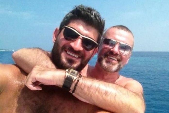 Twitter: namorado de George Michael posta foto do casal em alto-mar