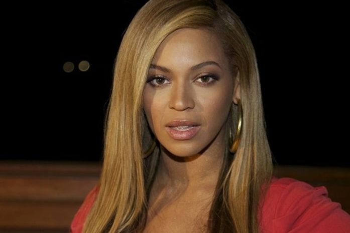 Beyoncé faz sua primeira aparição pública após dar à luz