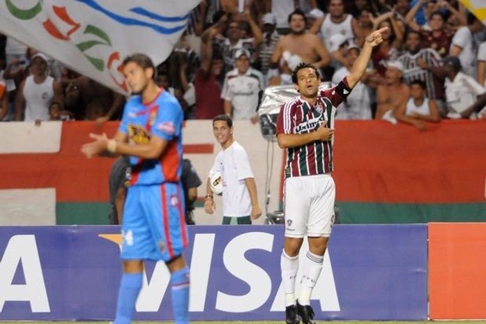 Fred marca o gol da vitória sobre o Arsenal.