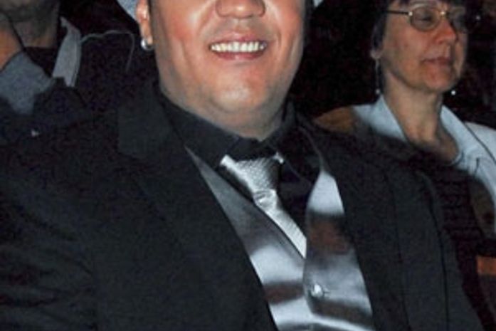 Com ataque de pânico, Belo abandona gravação