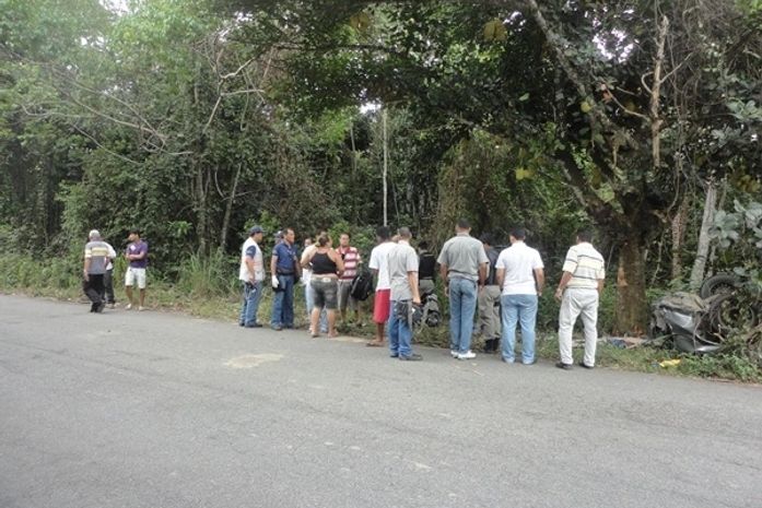 Acidente deixa dois jovens mortos na rodovia AL-215