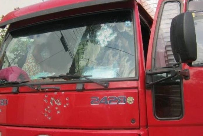 Veículo foi atingido por mais de 30 disparos