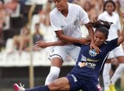 Jogadora presa por furto é transferida; Santos nega vínculo e descarta apoio jurídico