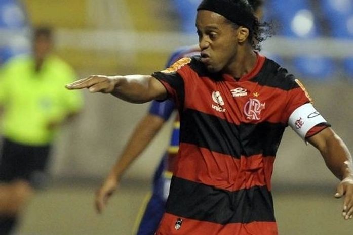 Site de infidelidade faz proposta ao Fla para ter garoto-propaganda Ronaldinho