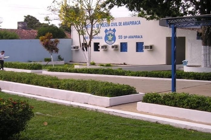 Ossada humana é encontrada no pátio da Central da PC em Arapiraca