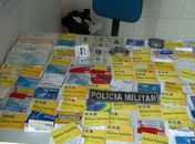 Cartões apreendidos com o acusado
