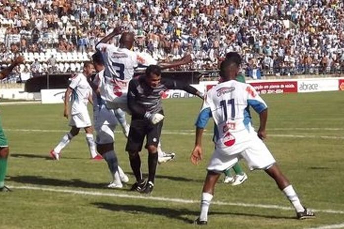 CSA tropeça no CEO e fica fora do quadrangular