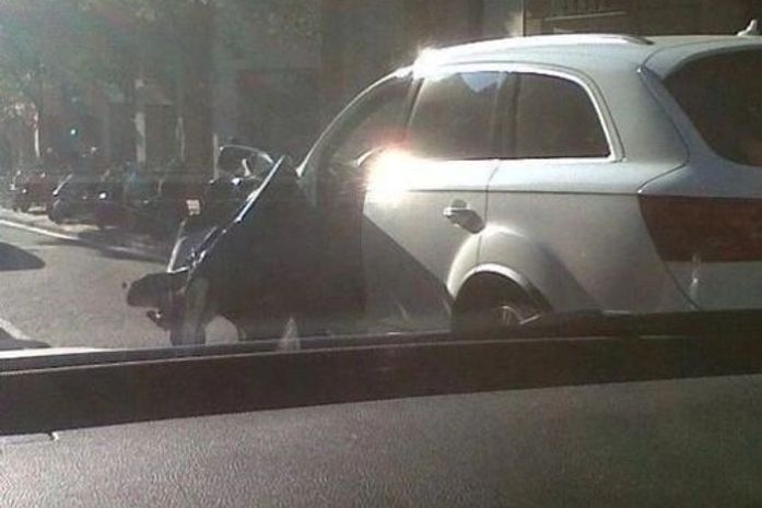 Zagueiro do Barcelona sofre acidente de carro antes de embarque