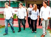 Andrés visita Gávea, "coloca" Tevez no Fla e nega boatos de queda de Teixeira