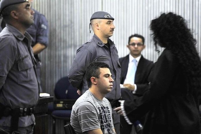 "Lindemberg disse que estava ouvindo um anjinho e um capetinha"