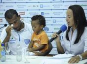 Com problemas no coração, Emerson pendura as chuteiras e vira novo auxiliar técnico do Avaí