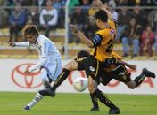 Santos abusa de erros, é castigado no fim e perde em estreia