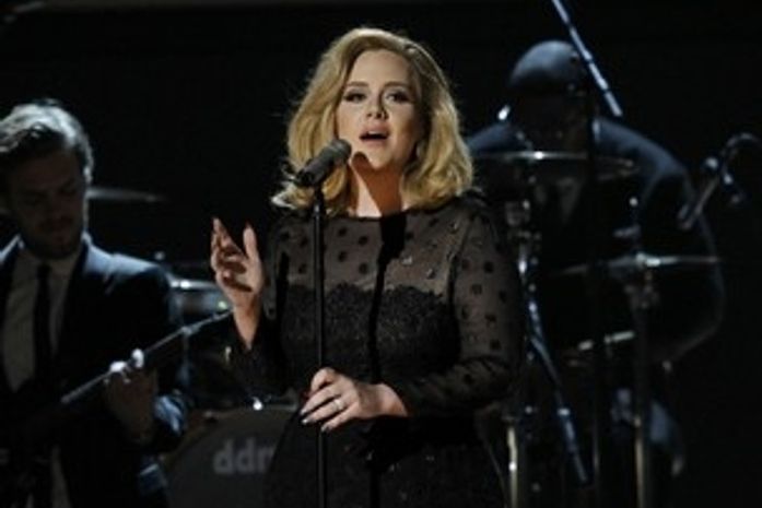 Adele se muda para mansão de dez quartos em Londres