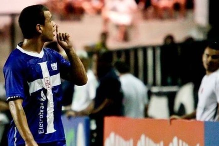 Advogado diz que ação de Bernardo pede fim de vínculo com o Vasco