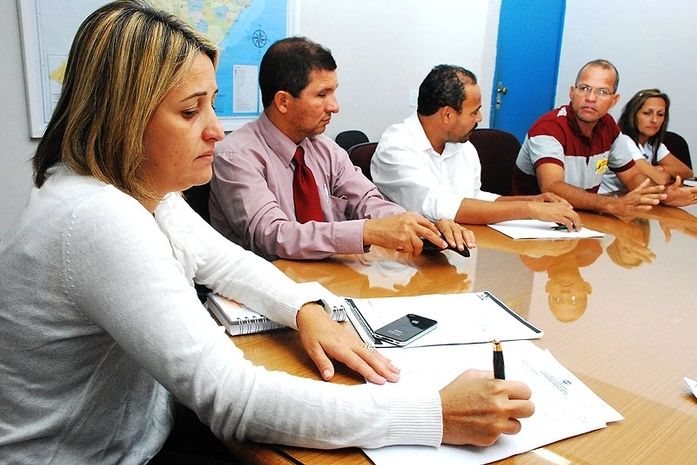 Assessora especial do governador, Adriana Toledo, mantém diálogo sobre pauta de reivindicações com policiais