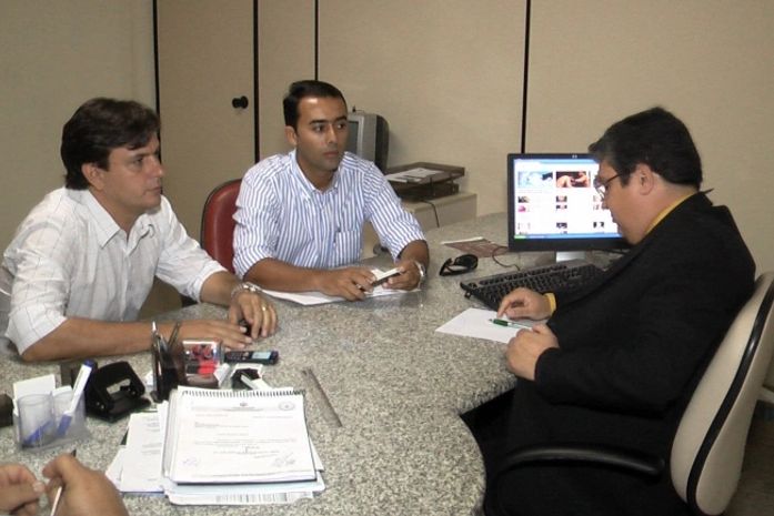 Prefeito e Vereador de Jequiá se reúnem com secretário da SEDS