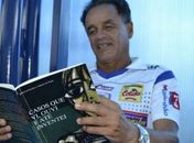 Roberval Davino escreve novo livro para contar e até 'inventar' histórias