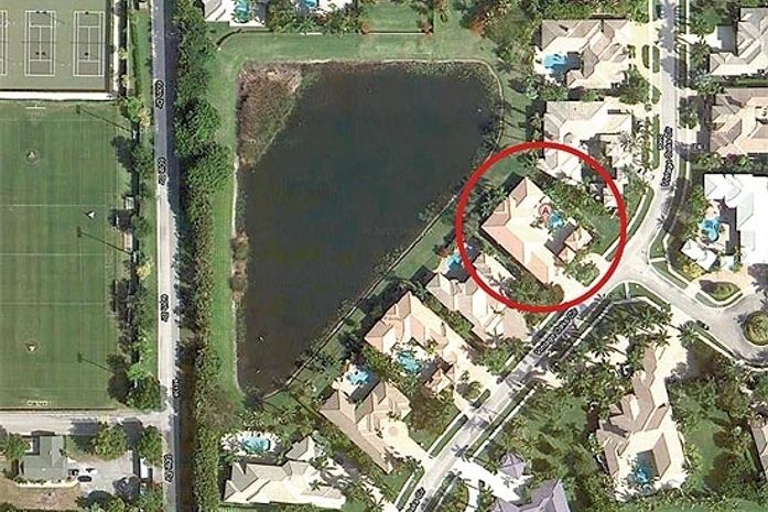 Imagem do Google com a casa (em destaque) em que funciona a empresa do cartola em Delray Beach