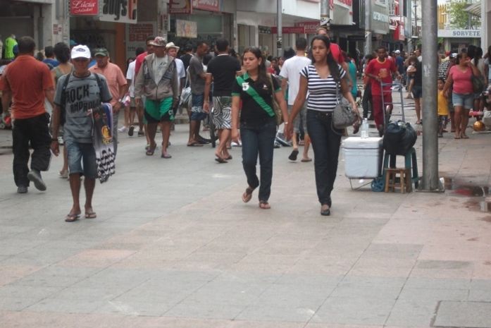Sábado de Zé Pereira é de movimento no comércio de Maceió