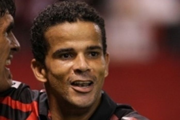 Atacante que desmaiou durante jogo recebe alta