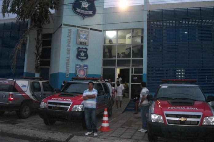 Familiares de Tiago estiveram na central