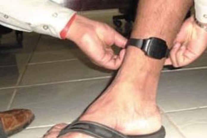 Tornozeleira eletrônica