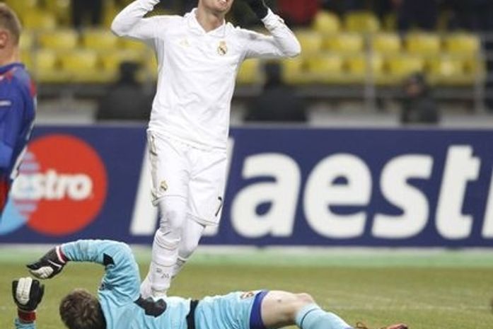 Real vacila no fim, CSKA arranca empate e decisão fica para Madri