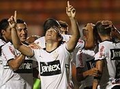 Corinthians faz 2 a 0 na Lusa e assume a liderança do Paulistão