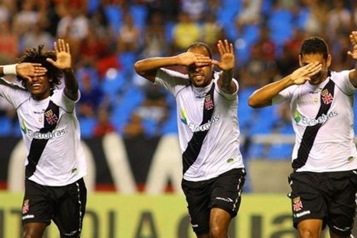 Carnaval segue na Colina: Vasco bate o Fla e está na final da Taça Guanabara