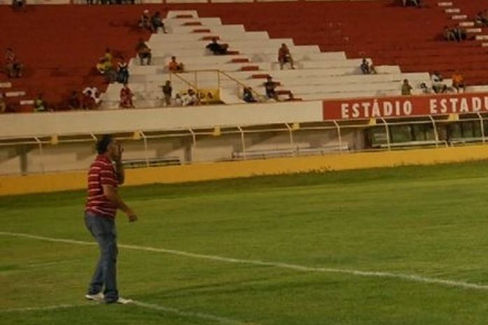 Na estreia de Celso Teixeira, Sergipe perde de virada no Batistão