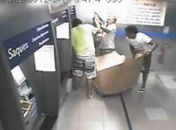Vídeo mostra ação criminosa em caixas eletrônicos