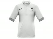 Nike repete Brasil e lança camisas de França e Holanda com frase