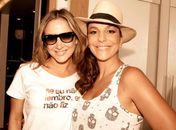 Claudia Leitte mostra foto surpresa ao lado de Ivete Sangalo
