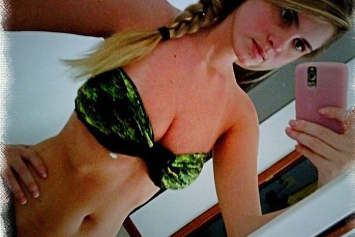 No dia do beijo, Barbara Evans diz estar "gostando de alguém especial"