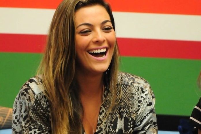 "BBB12": Festa tem vexame de Monique e Renata e "dúvidas" de Yuri