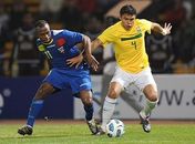 Zagueiro do Milan diz que seleção ainda sofre gozação na Europa