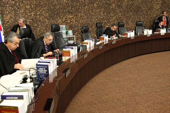 Sessão aconteceu nesta segunda