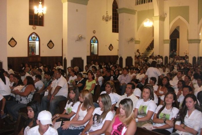 Missa reuniu amigos e parentes de Bruno Macena