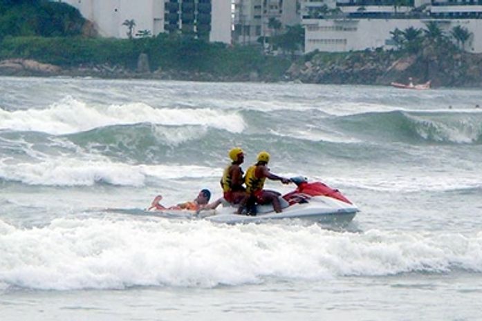 Capitania promete combater uso irregular de jet skis em praias