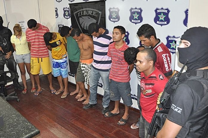 Quadrilha acusada em crimes de homicídio, assaltos, roubo de veículos
(carros e motos) e tráfico de drogas