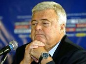 Teixeira passa mal e interrompe reunião em que discutia seu futuro