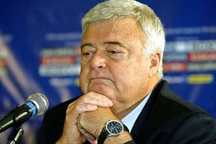 Teixeira passa mal e interrompe reunião em que discutia seu futuro