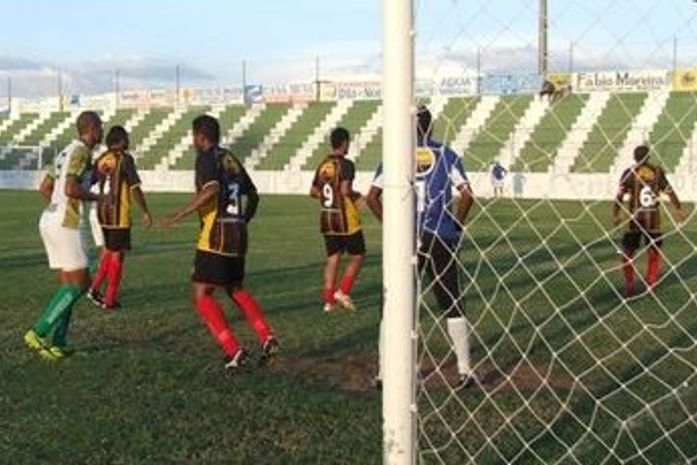 Diarreia coletiva em 15 jogadores do Paraíba pode inviabilizar partida