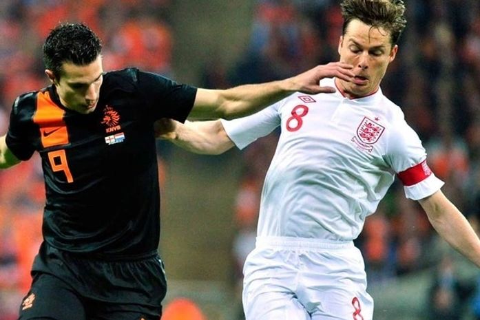 Com gol nos acréscimos, Holanda vence a Inglaterra em Wembley