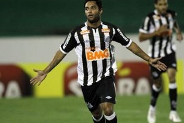 Santos supera Guarani, vence 6ª seguida e sobe para 2º