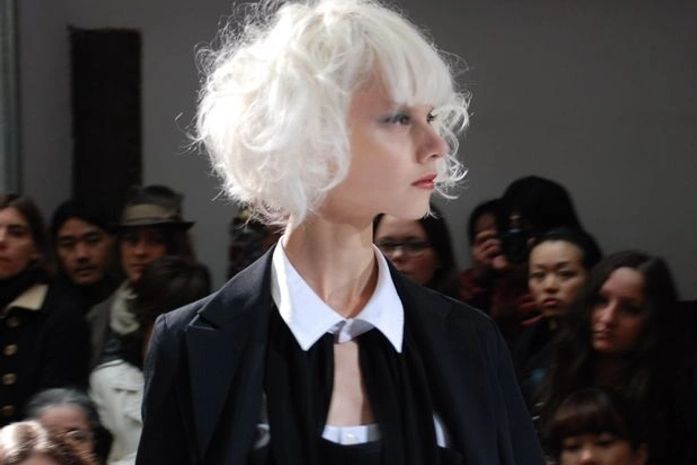 Na França, grifes mostram transições no mundo da moda