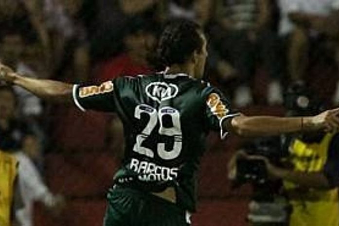 Palmeiras bate Linense e volta à vice-liderança