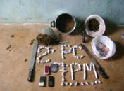 Polícia Militar prende quatro por tráfico de drogas